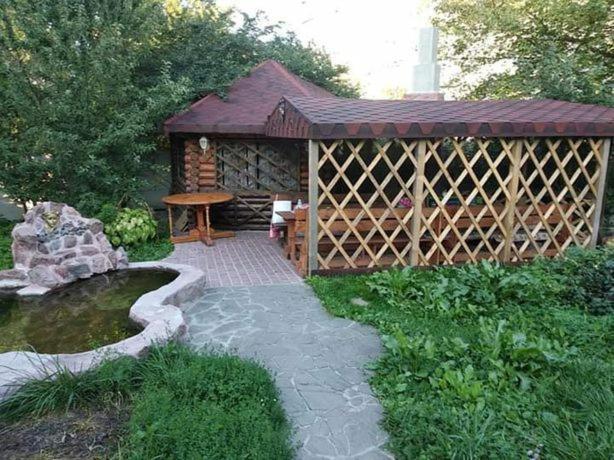 Куренiвський Двiр Kyiv Exterior photo