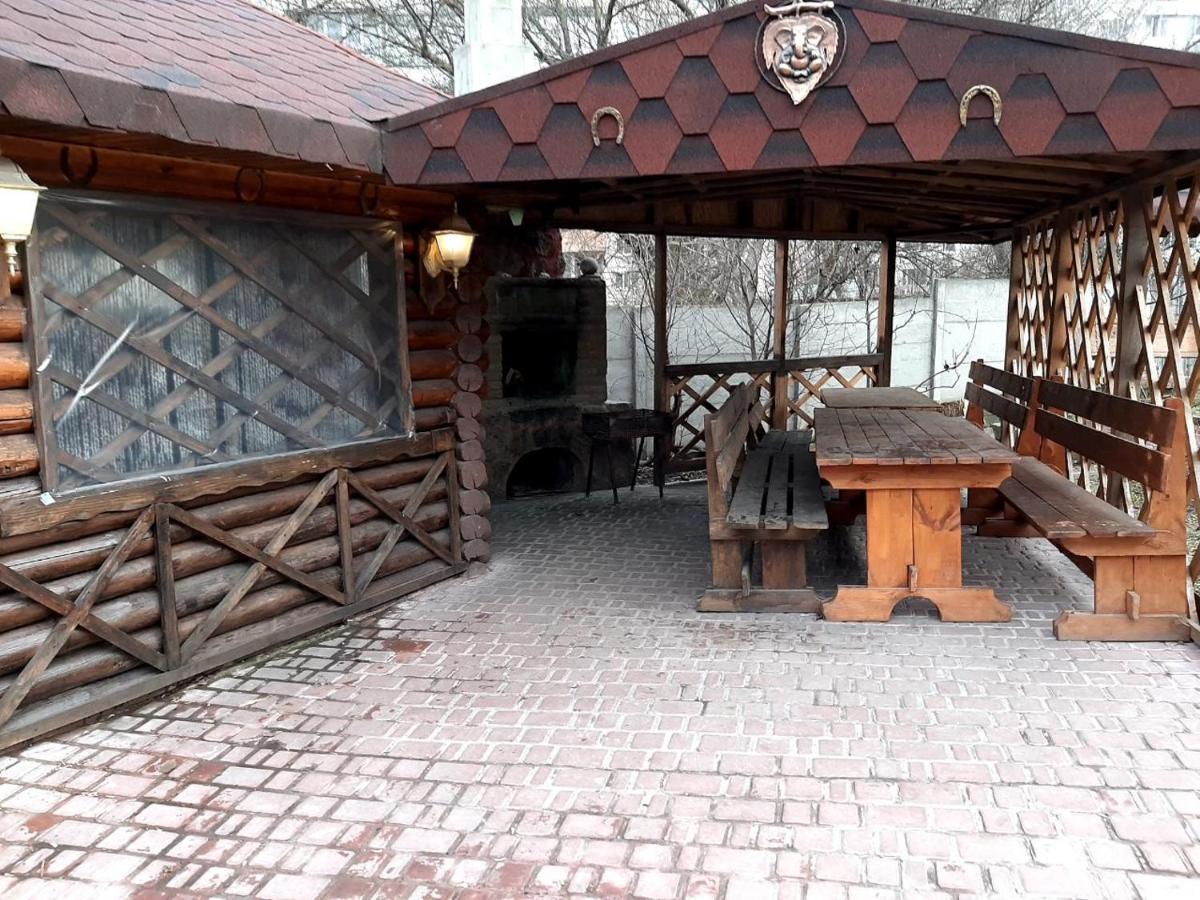 Куренiвський Двiр Kyiv Exterior photo
